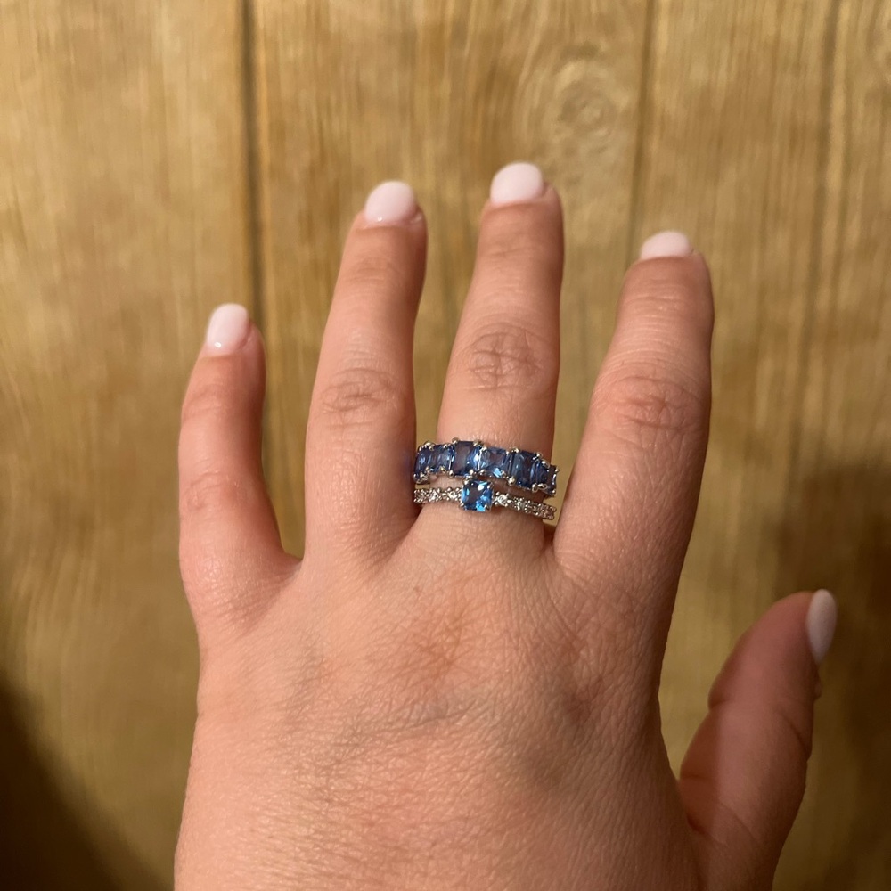 2 Blue stone rings